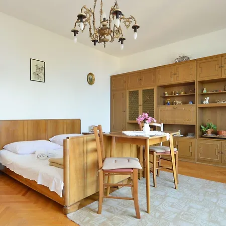 Apartment In 33114 Novi Vinodolski