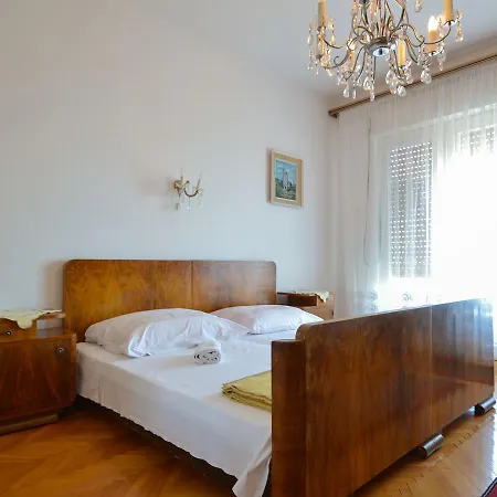 In 33114 Apartment *