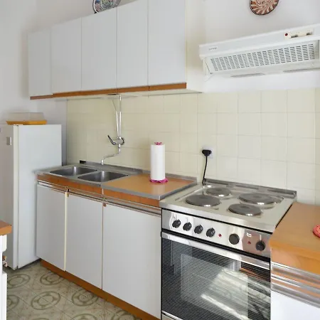 Apartment In 33114 Novi Vinodolski